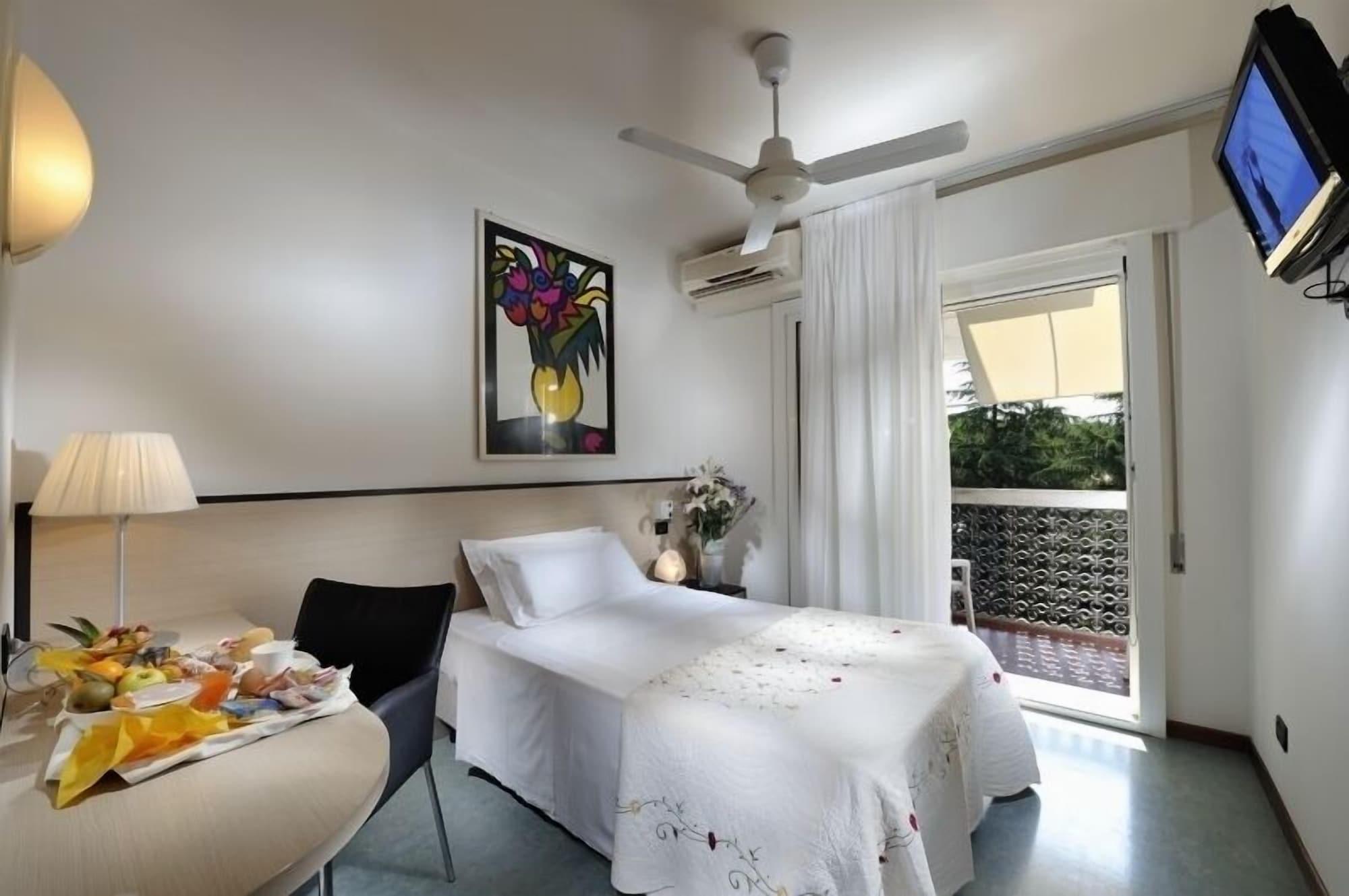 Hotel Delle Nazioni ลินญาโน ซับเบียโดโร ภายนอก รูปภาพ