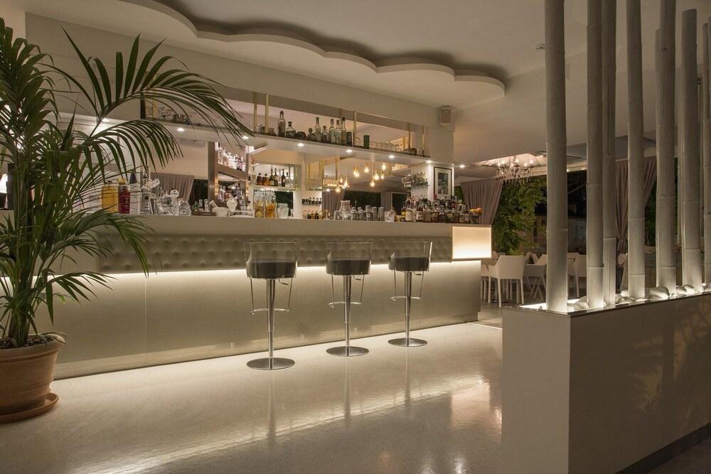 Hotel Delle Nazioni ลินญาโน ซับเบียโดโร ภายนอก รูปภาพ