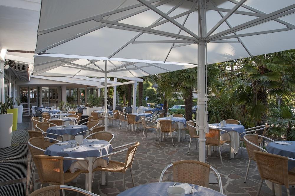 Hotel Delle Nazioni ลินญาโน ซับเบียโดโร ภายนอก รูปภาพ