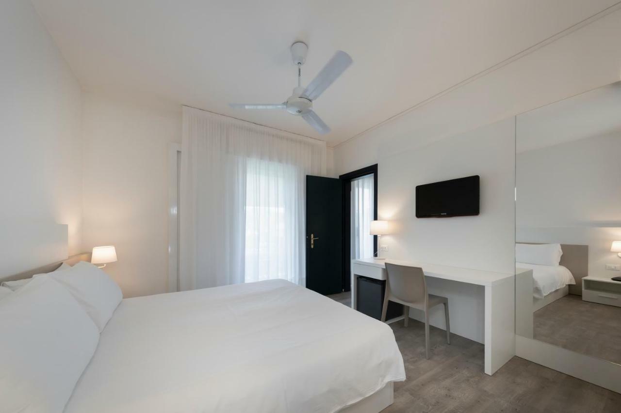 Hotel Delle Nazioni ลินญาโน ซับเบียโดโร ภายนอก รูปภาพ